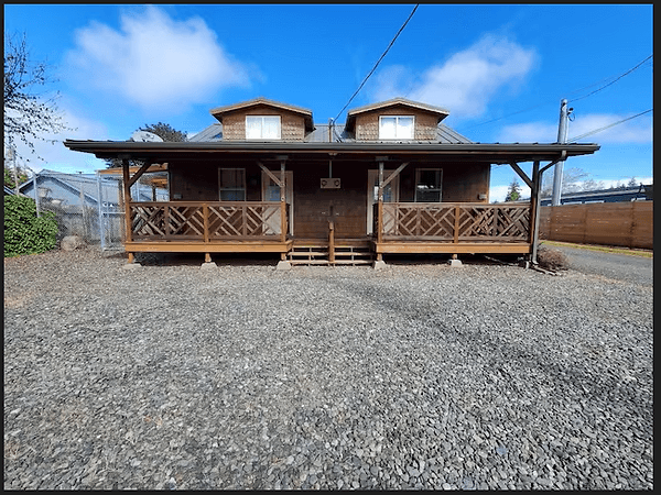 Cabin lodging on Olympic Peninsula